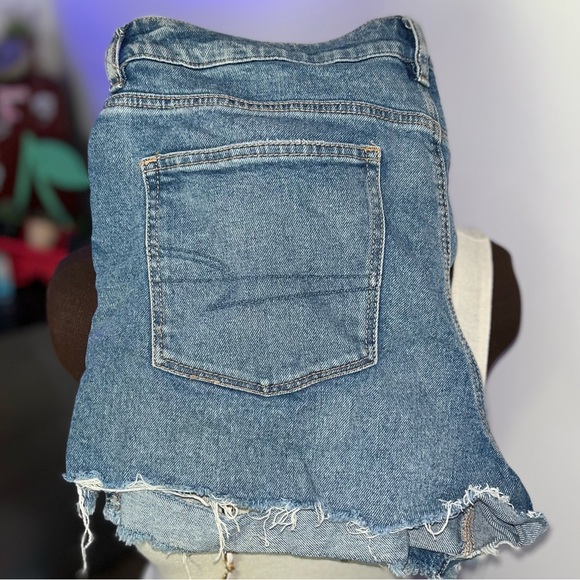 American Eagle Distressed Denim Shorts Size 14 - Picture 4 of 9